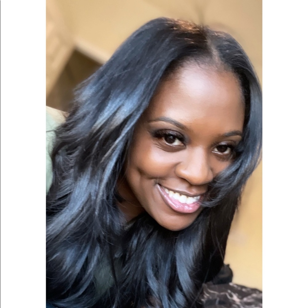 Meet your Posher, Shaina